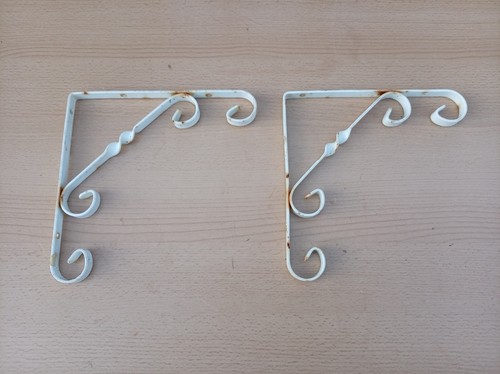 Wall mounted steel triangle - steel,